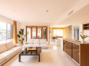 Luxurious 6BR Retreat WPool Port BiggeraWaters